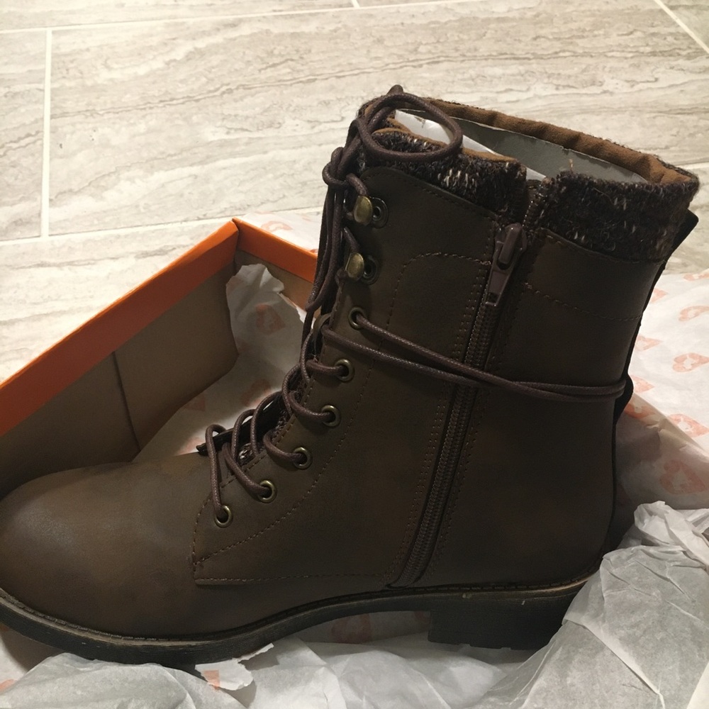 Rocket Dog Women’s Tayte Brown Boot Size 9.5